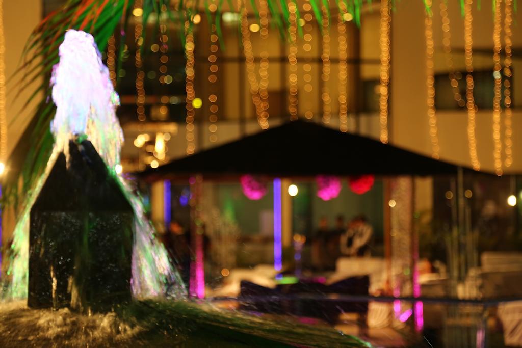 默兹木星业务和豪华酒店 纳西克 外观 照片